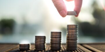 Statul crește salariile chiar și în companiile cu probleme. Angajații care vor primi lefuri cu 15% mai mari începând cu luna aceasta